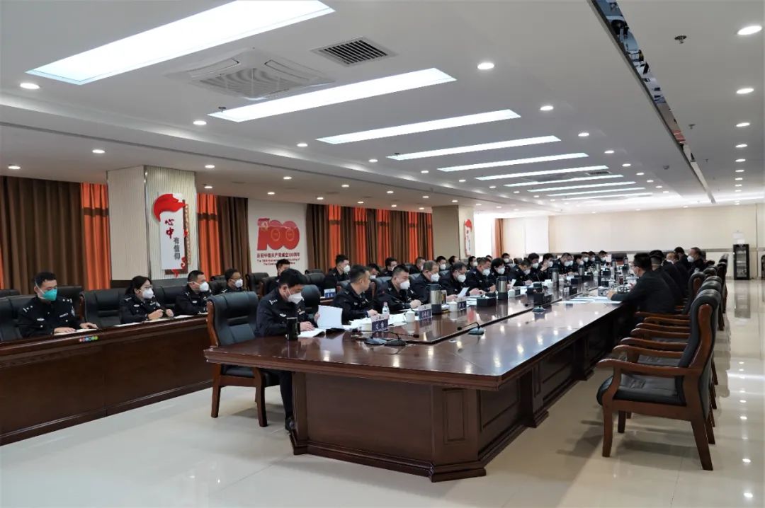 锡林郭勒盟公安局党委理论学习中心组召开2022...